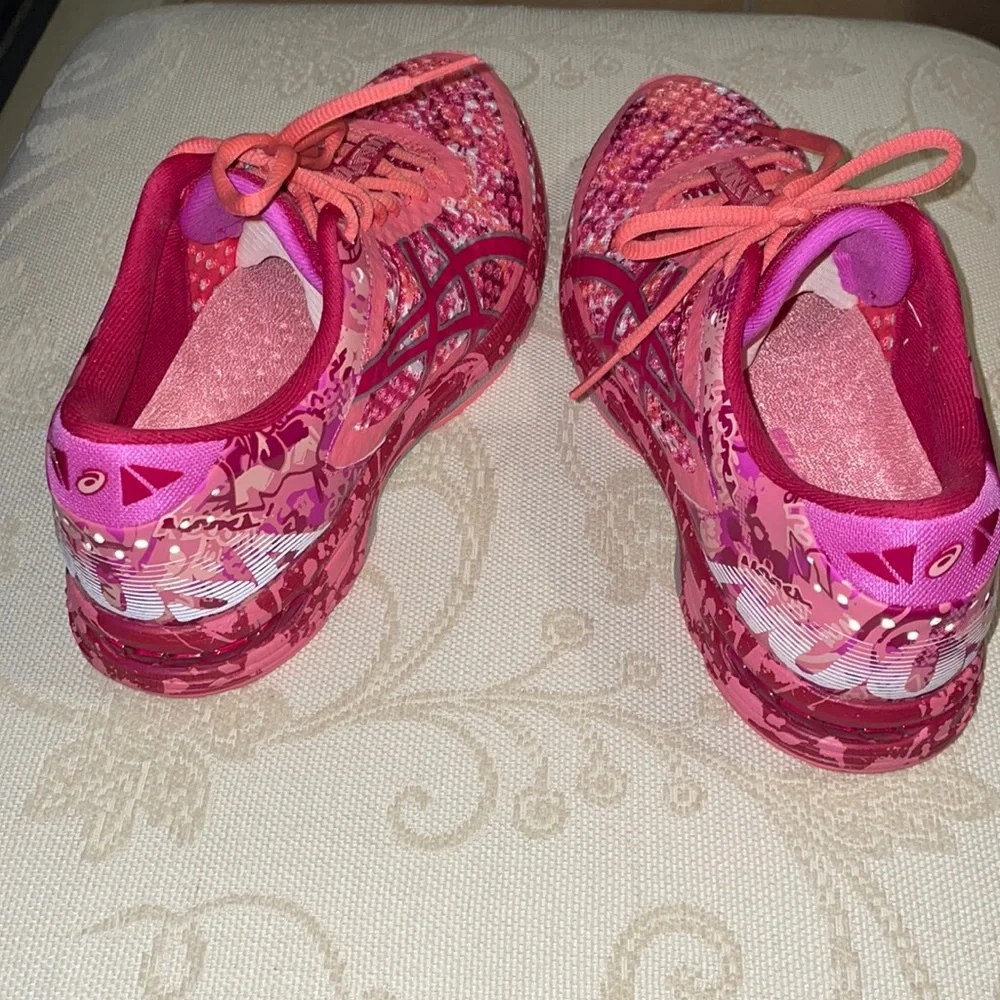 ✨HOST PICK✨ ASICS Guava/Pink Gel-Noosa Sole Supportive Runner Sneakers - Picture 4 of 9